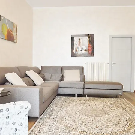 Lella's Flat Florence