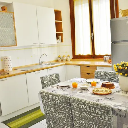 Lella's Flat Флоренция