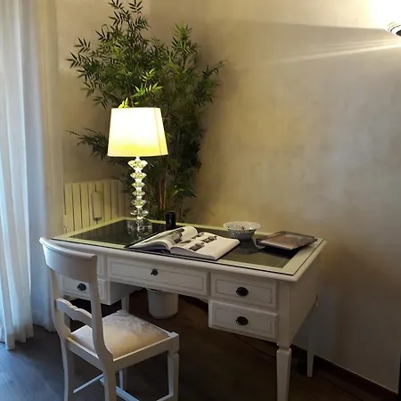 Lella's Flat Florence