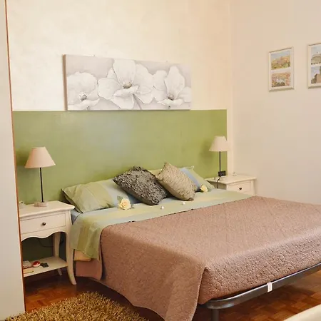 Lella's Flat Firenze